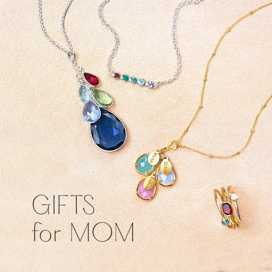 Personalized Jewelry Gifts for Mom: Unique Tokens of Love