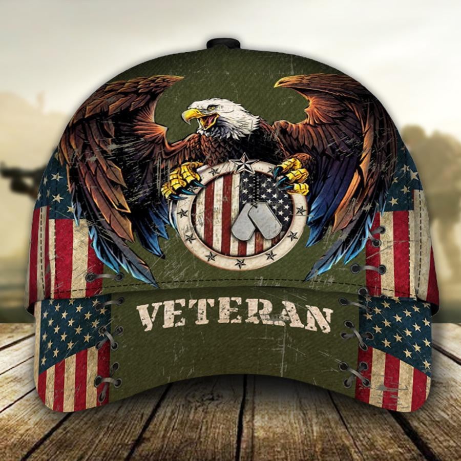 Eagle With American Flag And Army Dog Tags Veterans Day Classic Cap