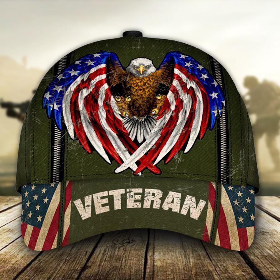 Eagle With American Flag Wings USA Flag Veterans Day Classic Cap